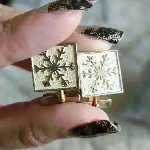 SWANK Other - Snowflake Vintage Swank Cufflinks
